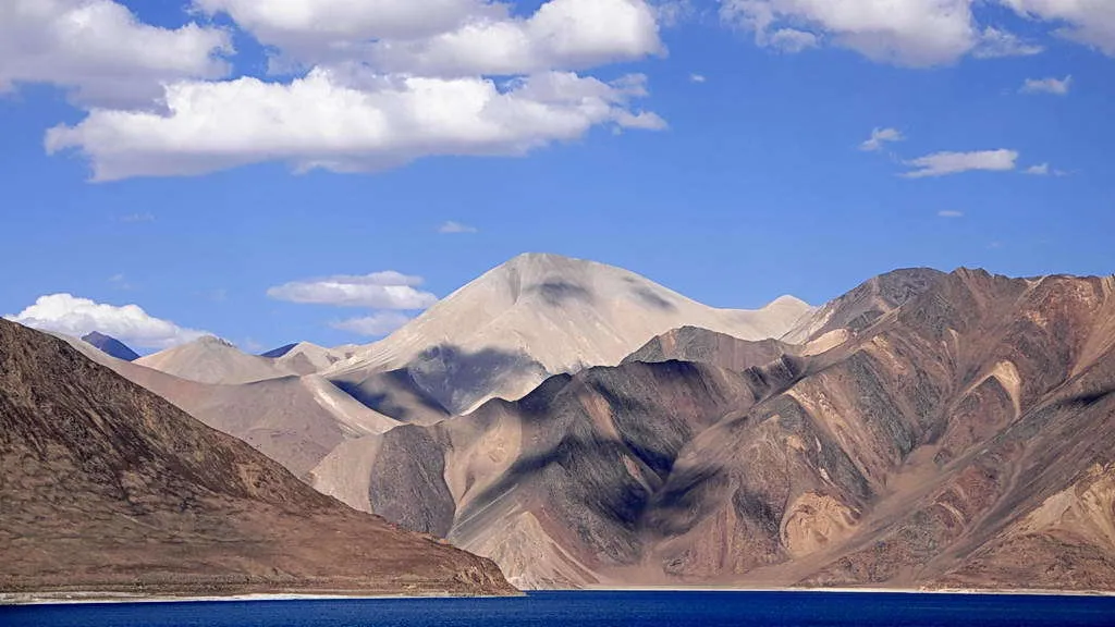 Jour 12 : Diskit – Spangmik, lac Pangong (env. 160 km)