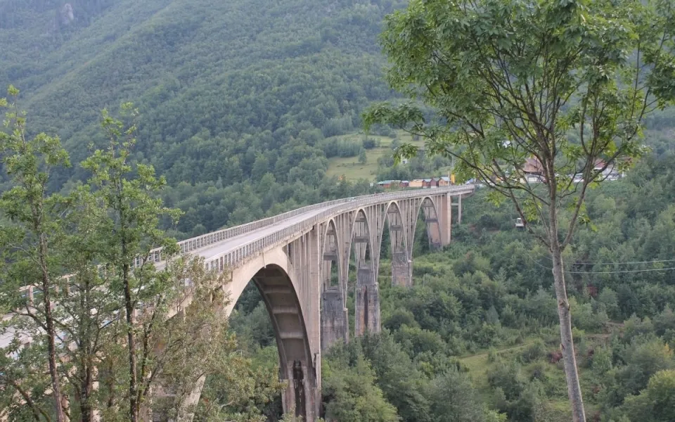 Albanien