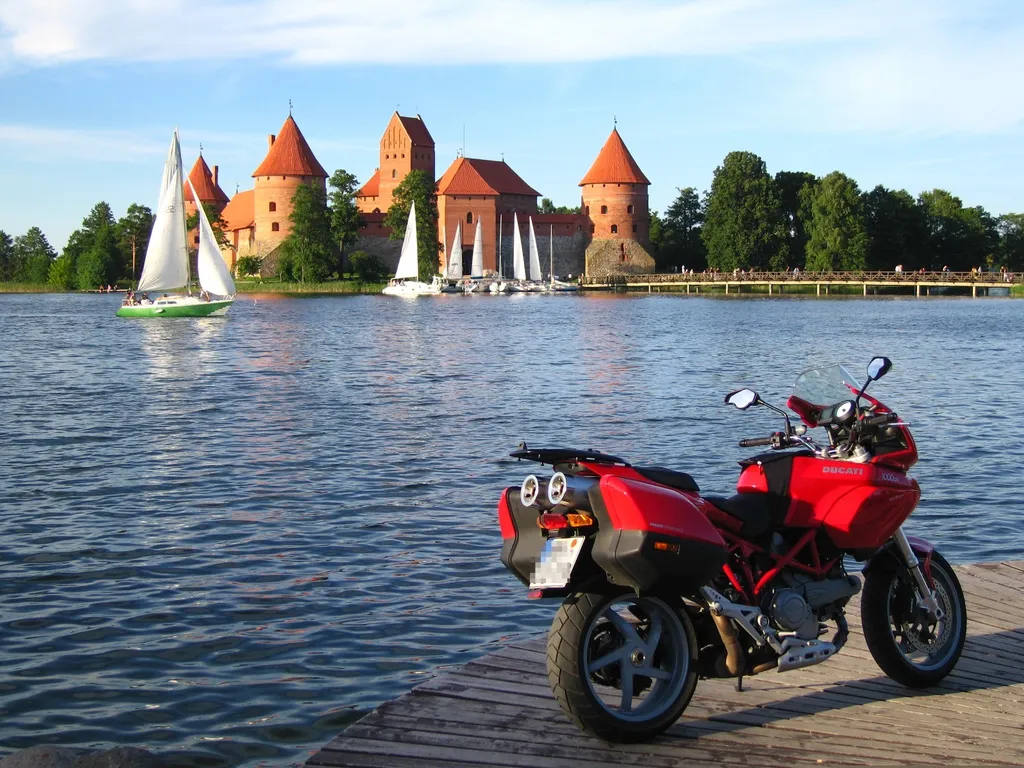 Baltikum pur: Nehrung, Riga & Saaremaa, 15 Tage