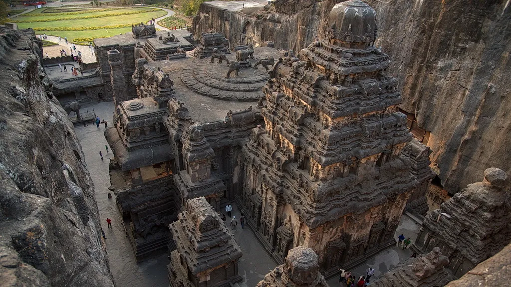 Tag 5: Tagesausflug nach Ajanta (ca. 205 km)